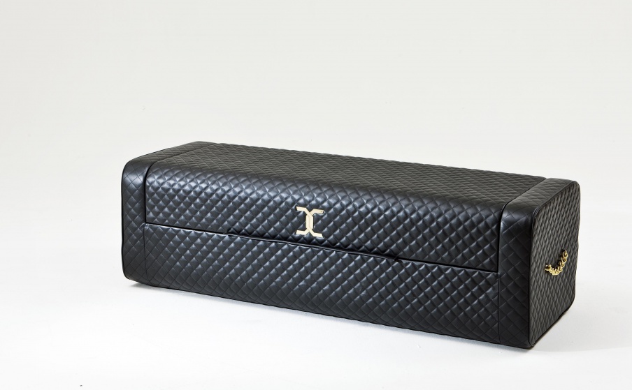 A chest for linen Rue de Charonne, Colombo Stile