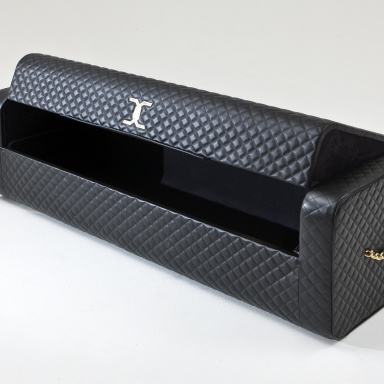 A chest for linen Rue de Charonne