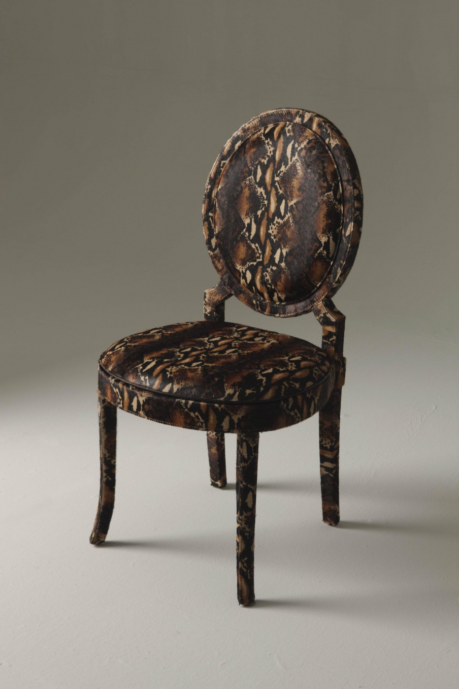 Chair is natural wood Skin Shedding, Colombo Stile