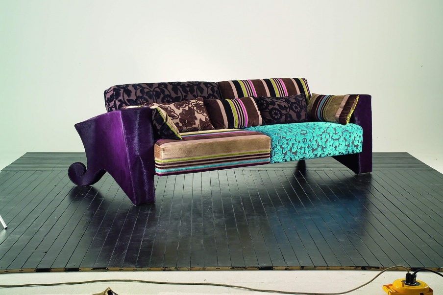 Two seater sofa with frame of natural wood The New Essential, Colombo Stile