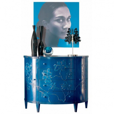 A chest of drawers on small feet Art.A925 FL