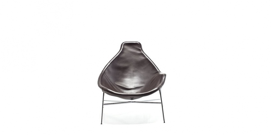 The Tia Maria Relax armchair with steel frame, Moroso
