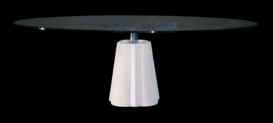 The Billy dining table by Il Loft