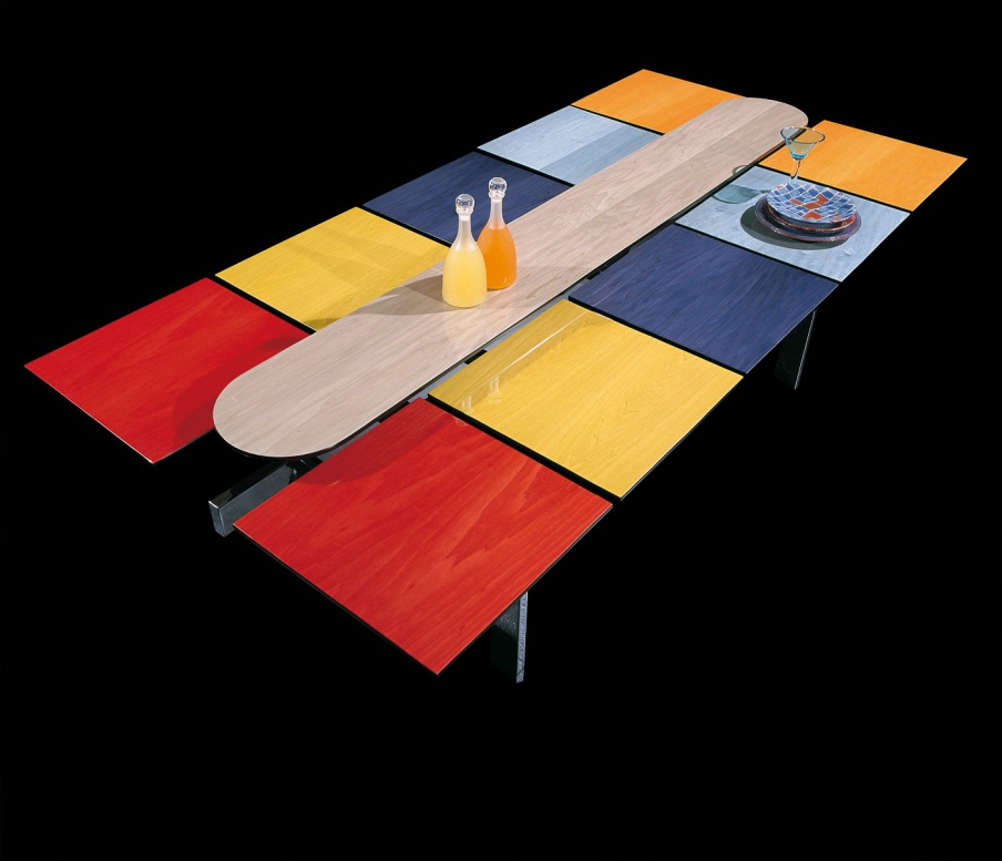 The Square dining table by Il Loft