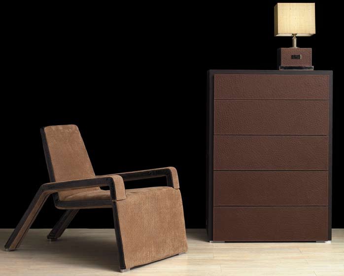 A chest of drawers in leather Monza, Formitalia