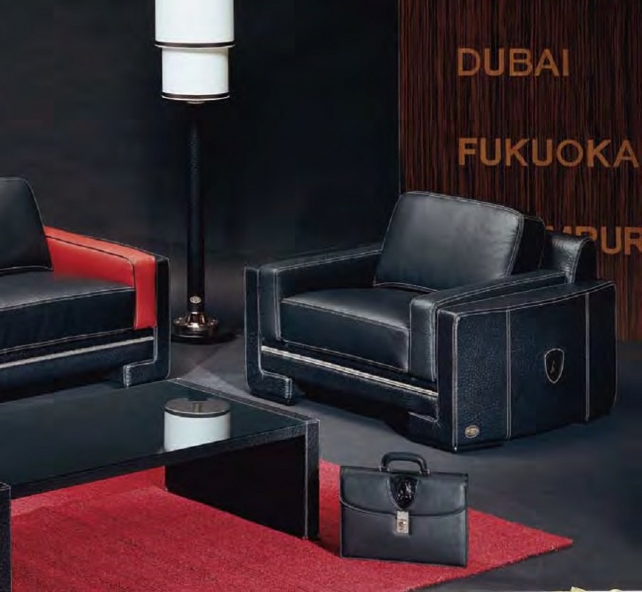 The Spider chair in upholstery leather, Formitalia