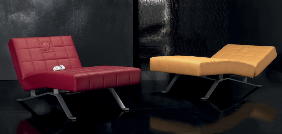 Chair-lounge Raceway in leather upholstery, Formitalia