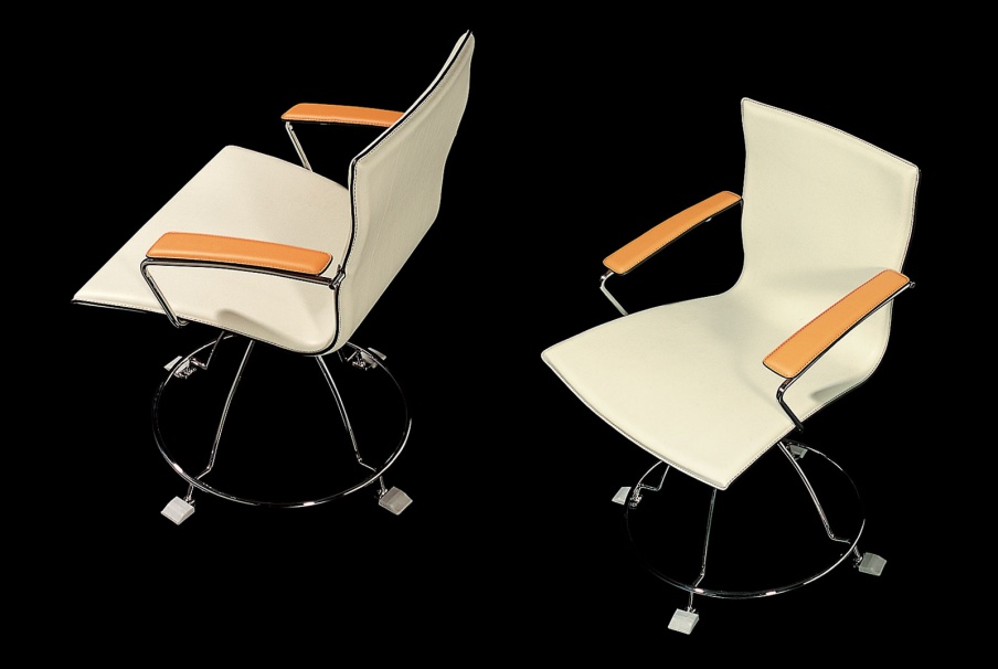 Chair with armrests Kuma, Il Loft