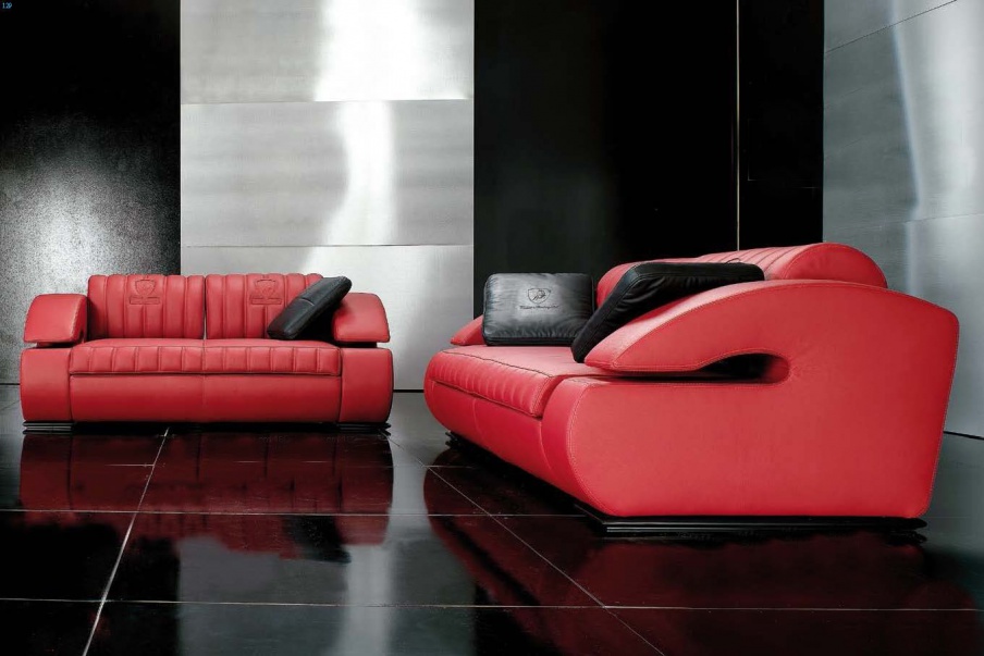 The Suzuka S sofa in leather upholstery, Formitalia