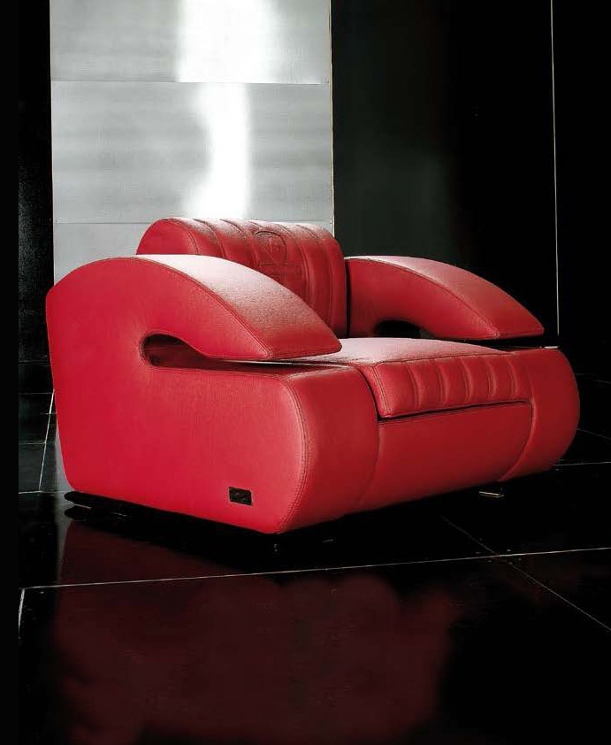 The Suzuka S seat, leather upholstery, Formitalia