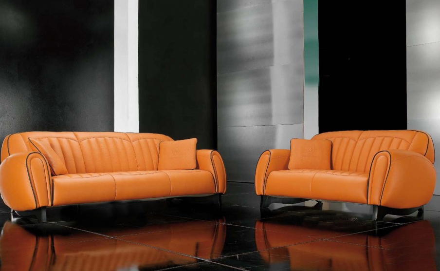 The Imola S sofa in leather upholstery, Formitalia