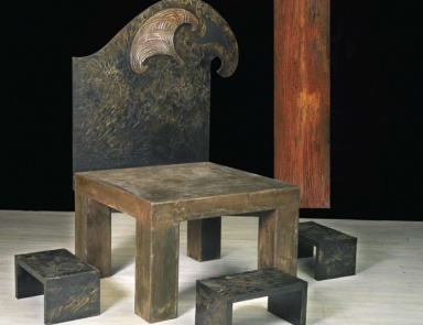 The chair Re Luigi of iron and wood, Formitalia