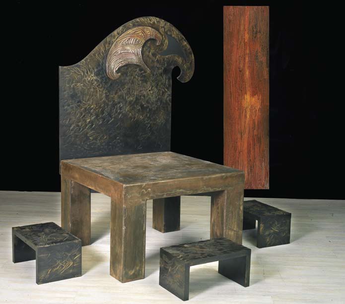 The chair Re Luigi of iron and wood, Formitalia