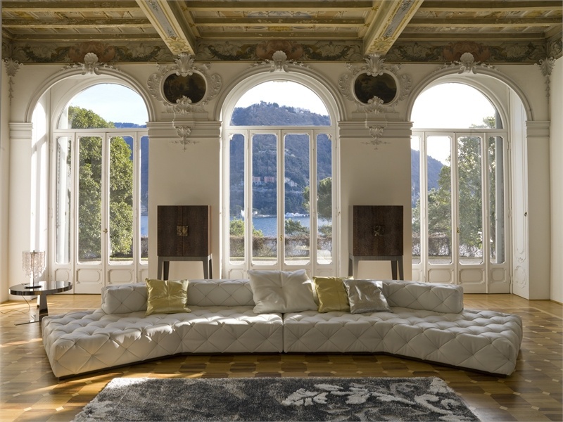 The modular sofa is a Must, Longhi