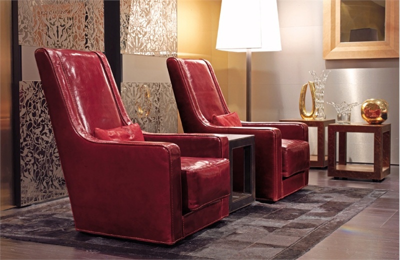 Armchair Baron, Longhi