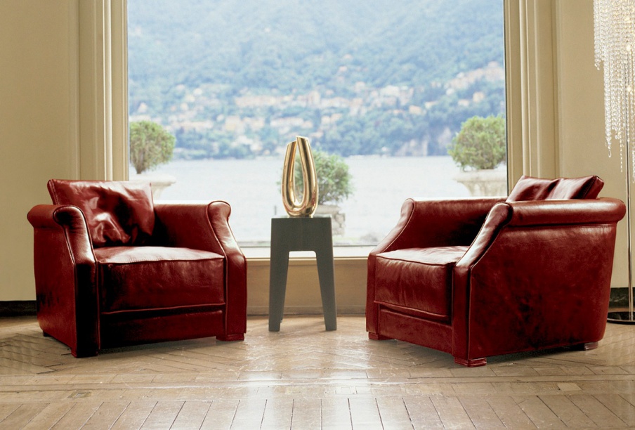 Chair in leather upholstery Rubens, Longhi