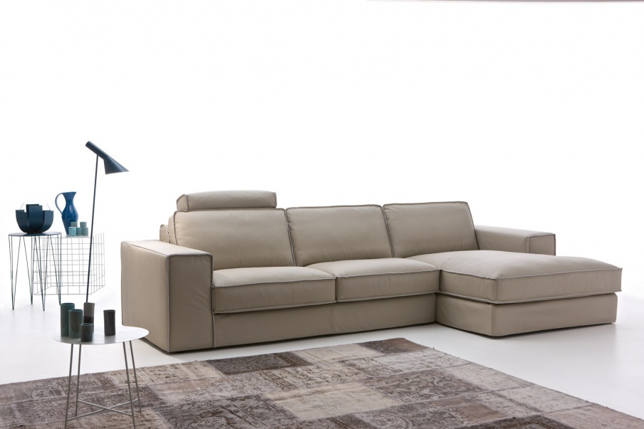 The Couch Chorus, Alberta Salotti