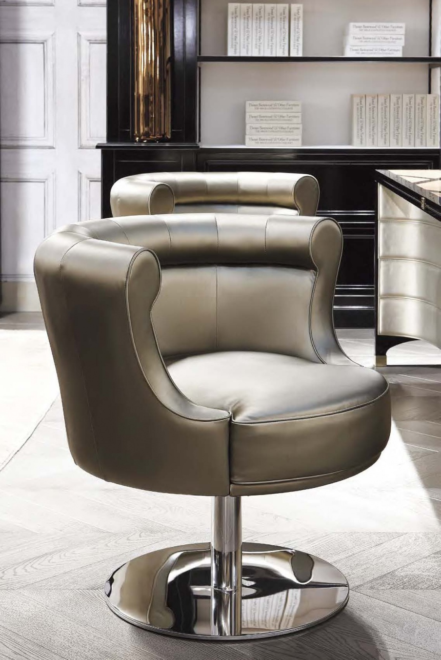 The Queen's chair on a swivel base, Formitalia