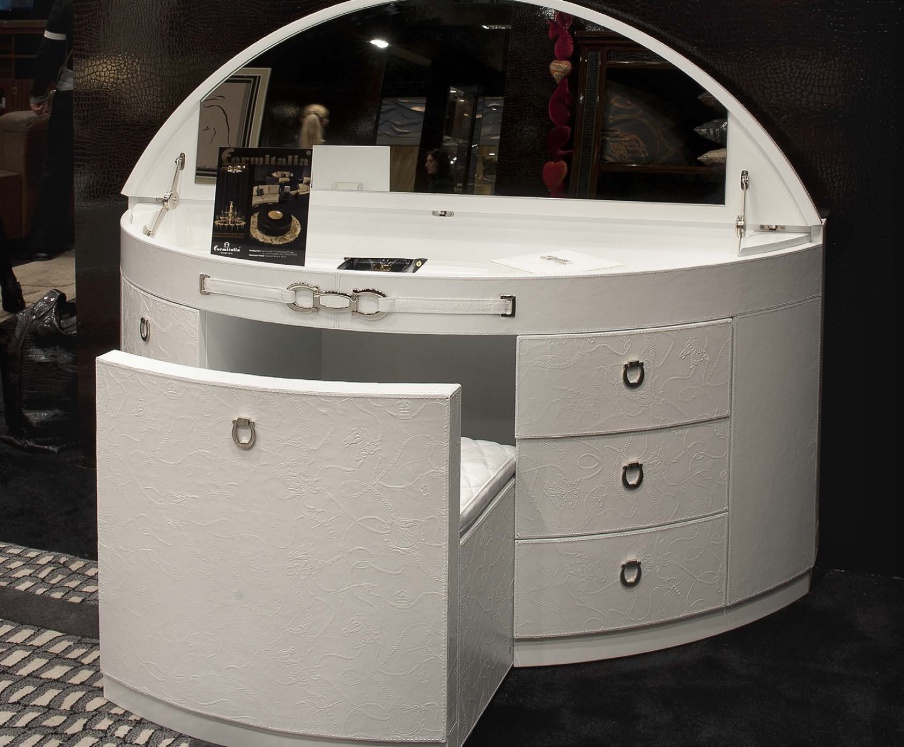 Dressing table in leather upholstery Wave, Formitalia