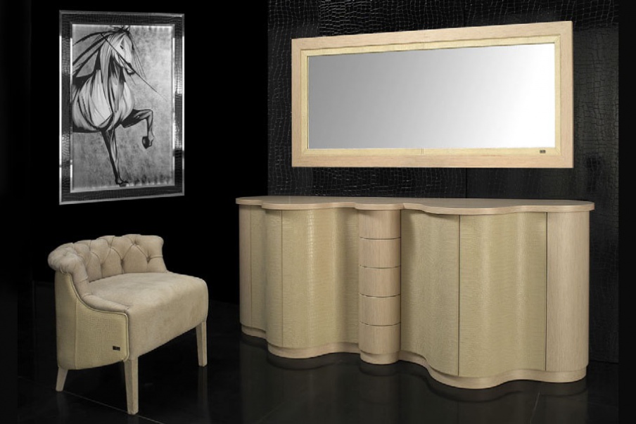 Chest of drawers in leather upholstery Margherita, Formitalia