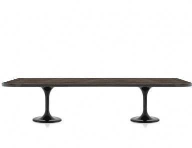 The Neto dining table, Minotti