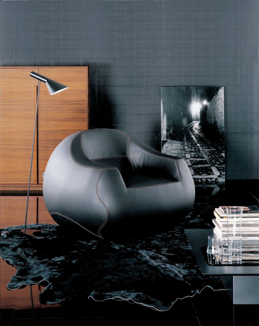 Chair on a hidden metal frame ,Bubble - features tisettanta furnishings