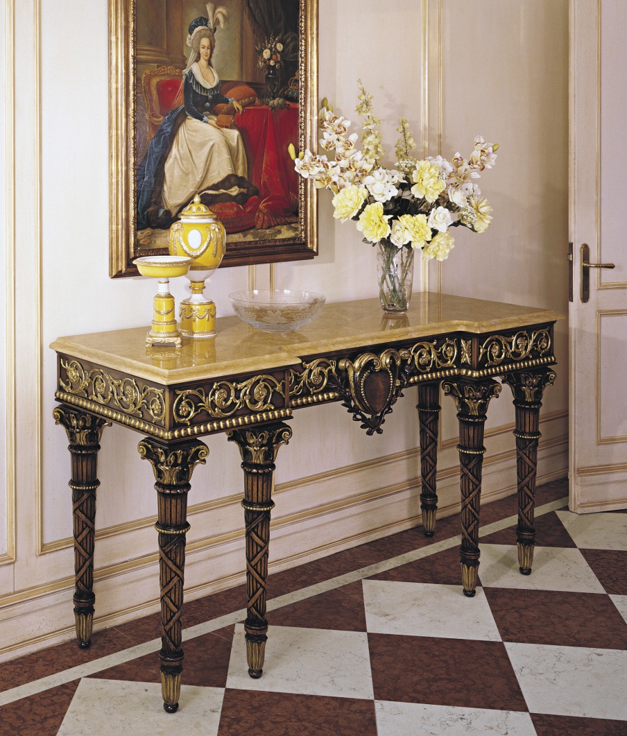 The console is natural wood, Francesco Molon