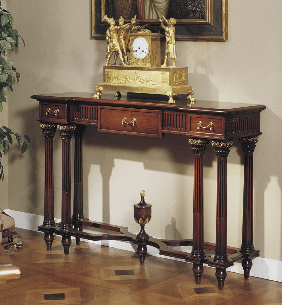 The console is natural wood, Francesco Molon