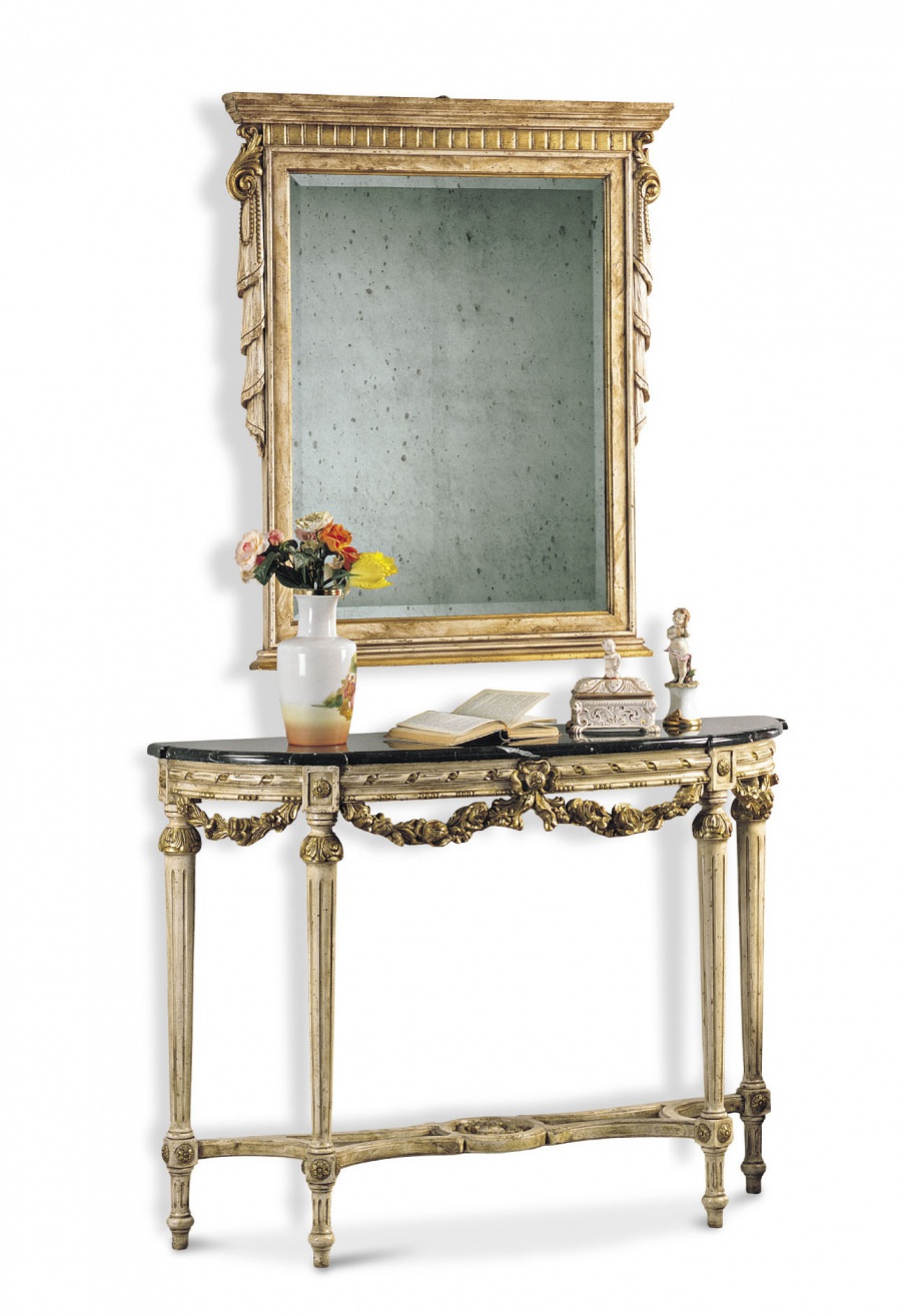 The console is natural wood, Francesco Molon