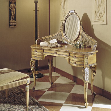 Dressing table