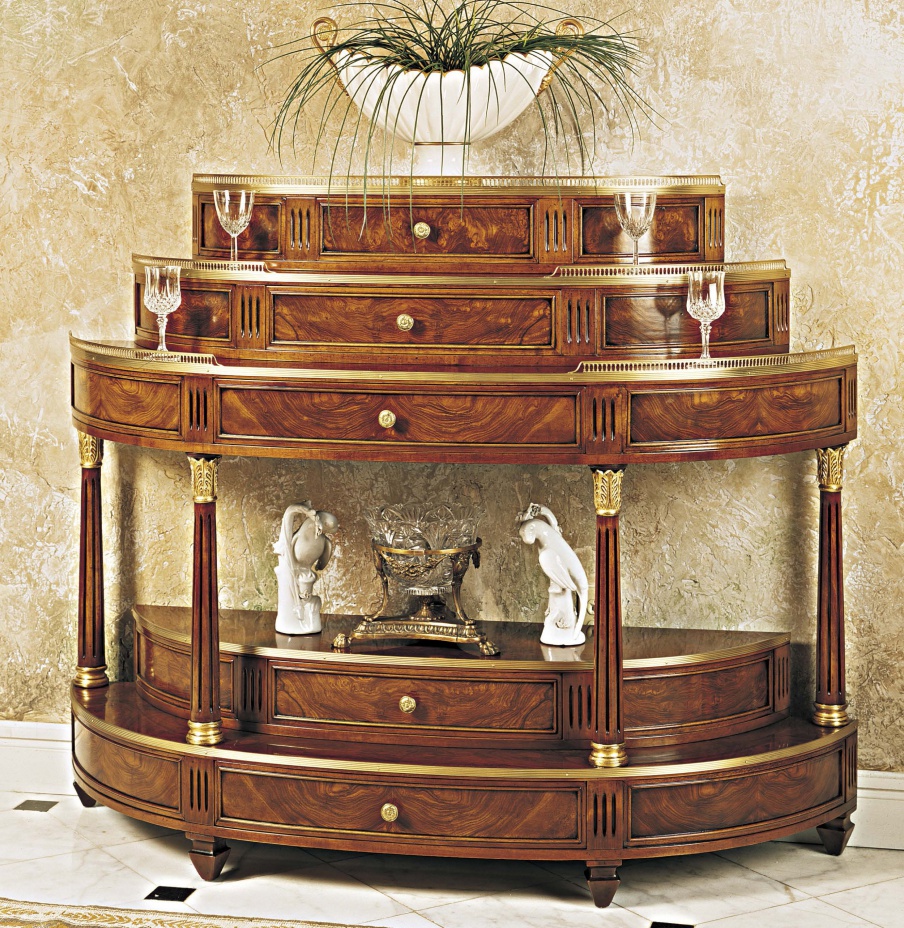 The console is natural wood, Francesco Molon