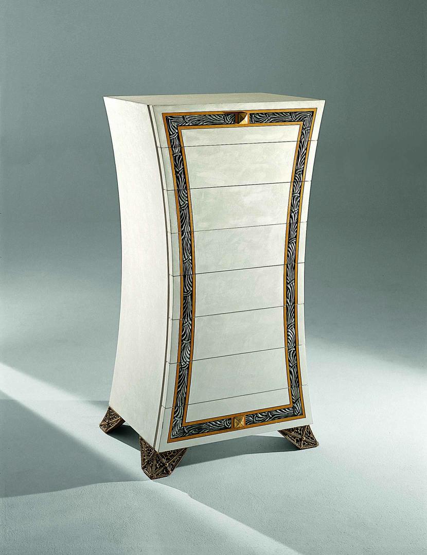 Chest Una Visione Di Eleganza, Stile Colombo