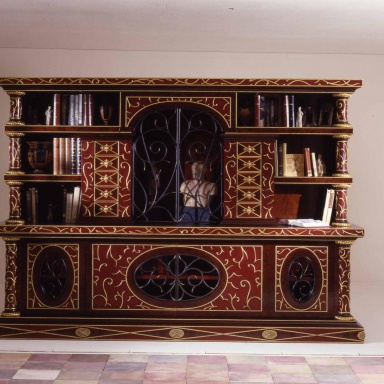 A bookcase Una Visione Di Eleganza
