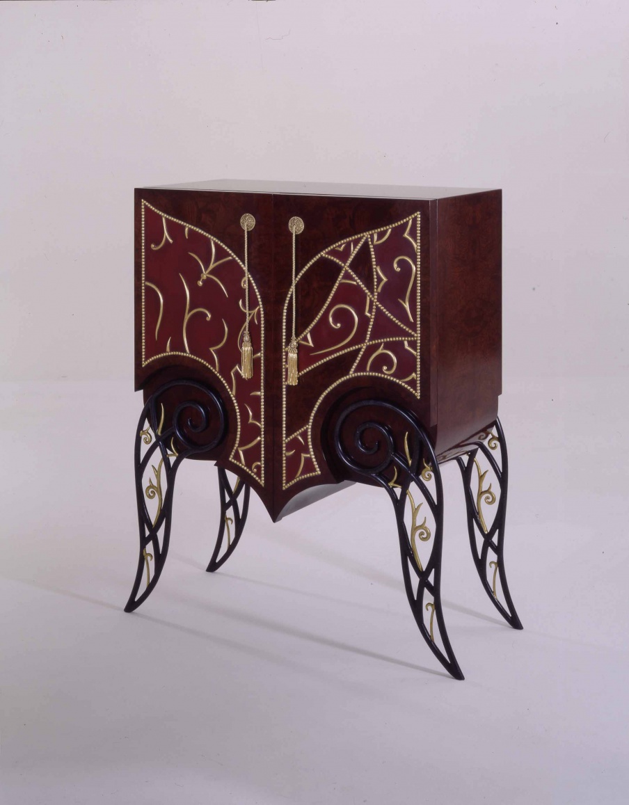 Bureau Of La Dimora Di Un Gentleman, Colombo Stile