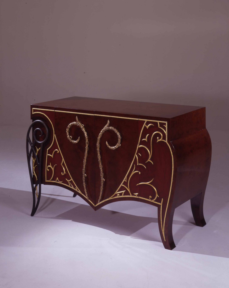 Tumba La Dimora Di Un Gentleman, Colombo Stile