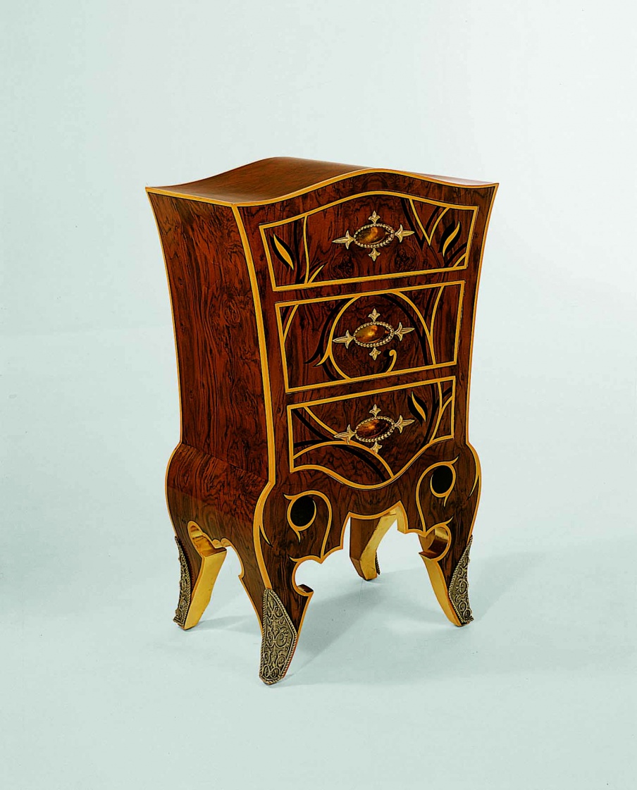 Chest Corrispondenze Segrete, Colombo Stile