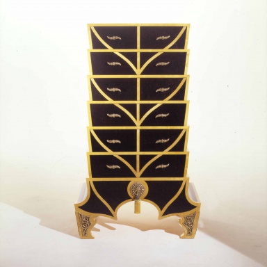 Chest Dietro La Grande Muraglia