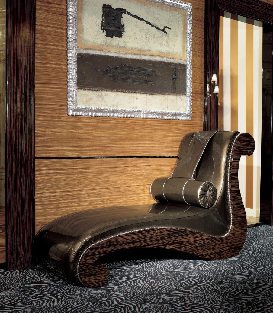 The Pauline chaise lounge on wooden frame, Francesco Molon