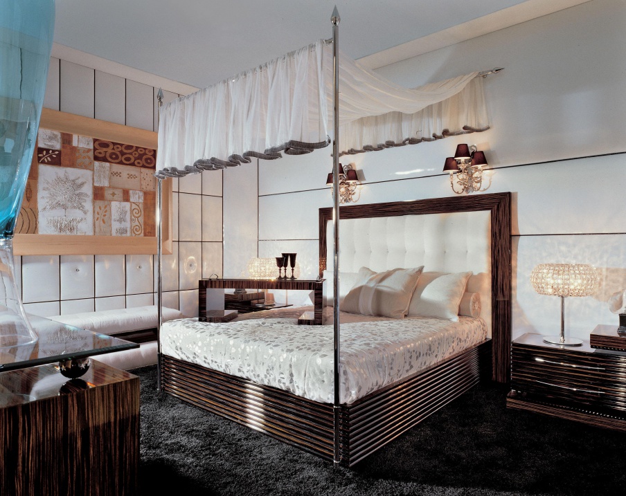 Precious double bed with canopy, Francesco Molon