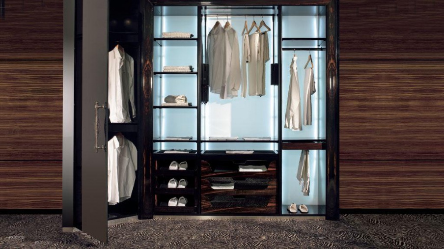 Wardrobe made of natural wood Makassar, Francesco Molon