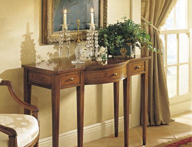 The console is natural wood, Francesco Molon