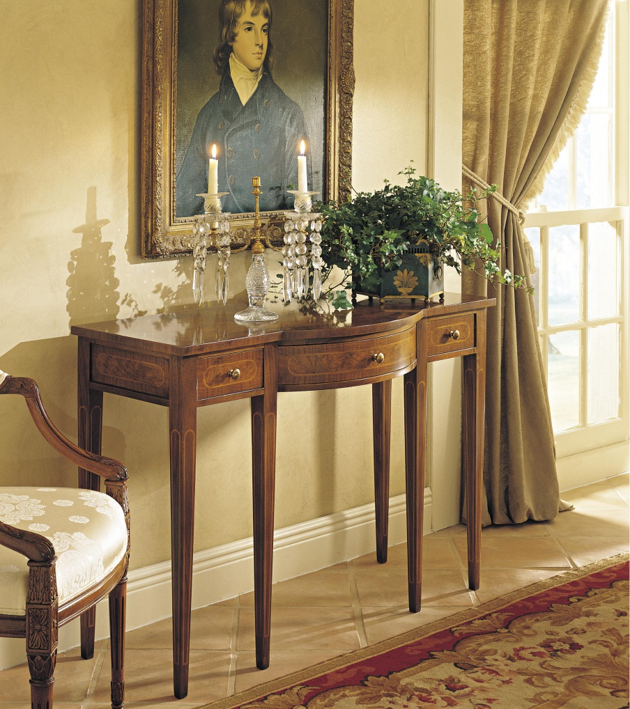 The console is natural wood, Francesco Molon