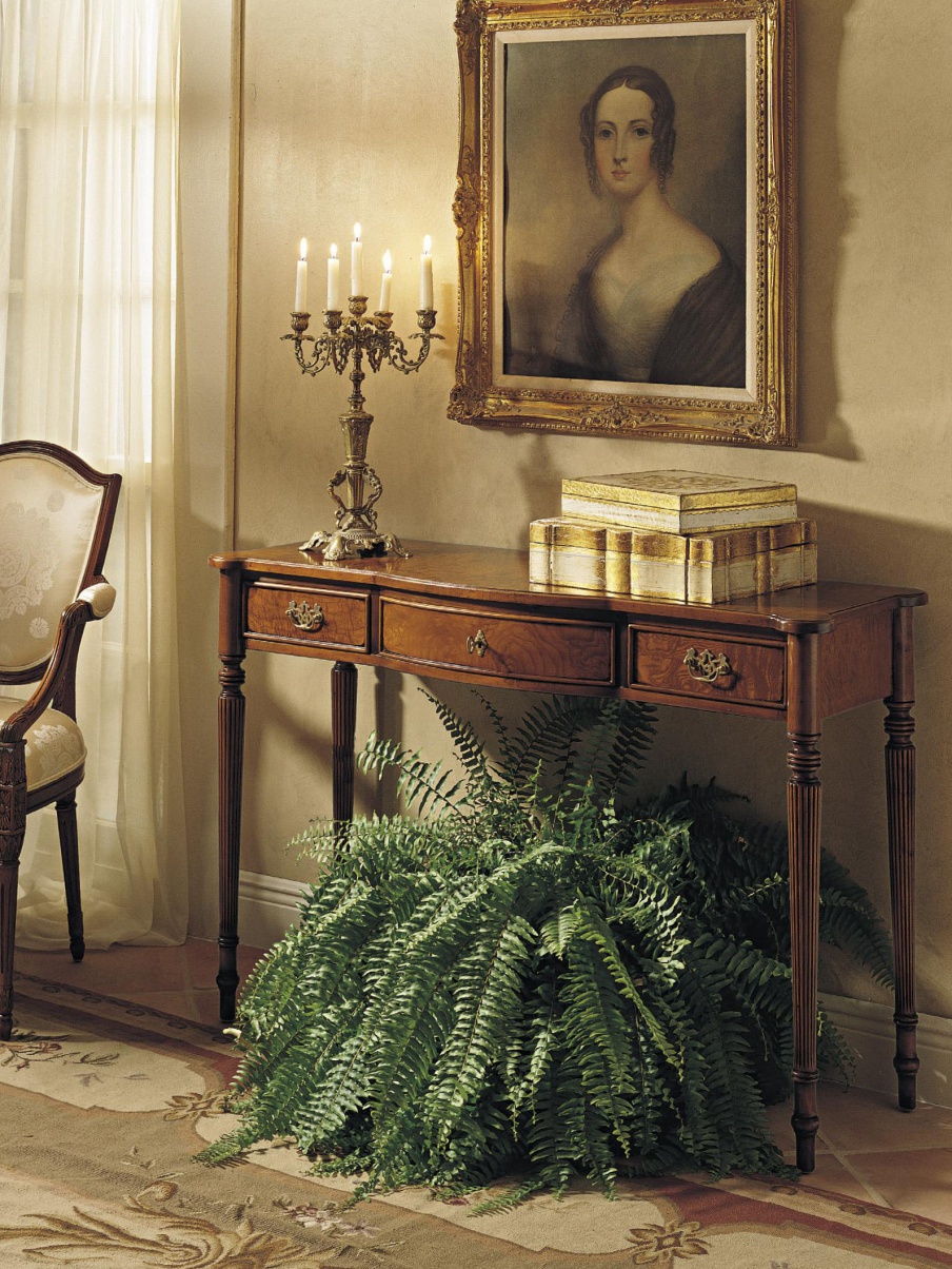 The console is natural wood, Francesco Molon