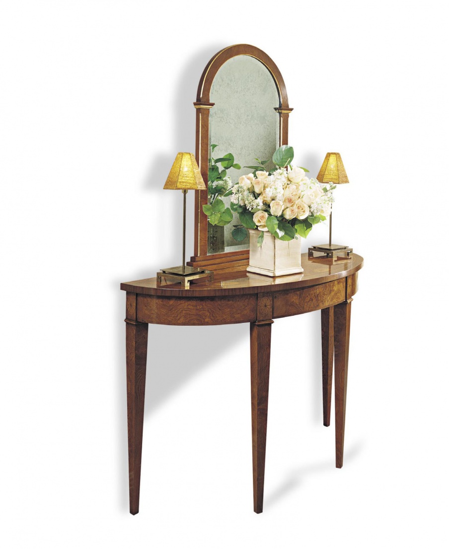 The console is natural wood, Francesco Molon