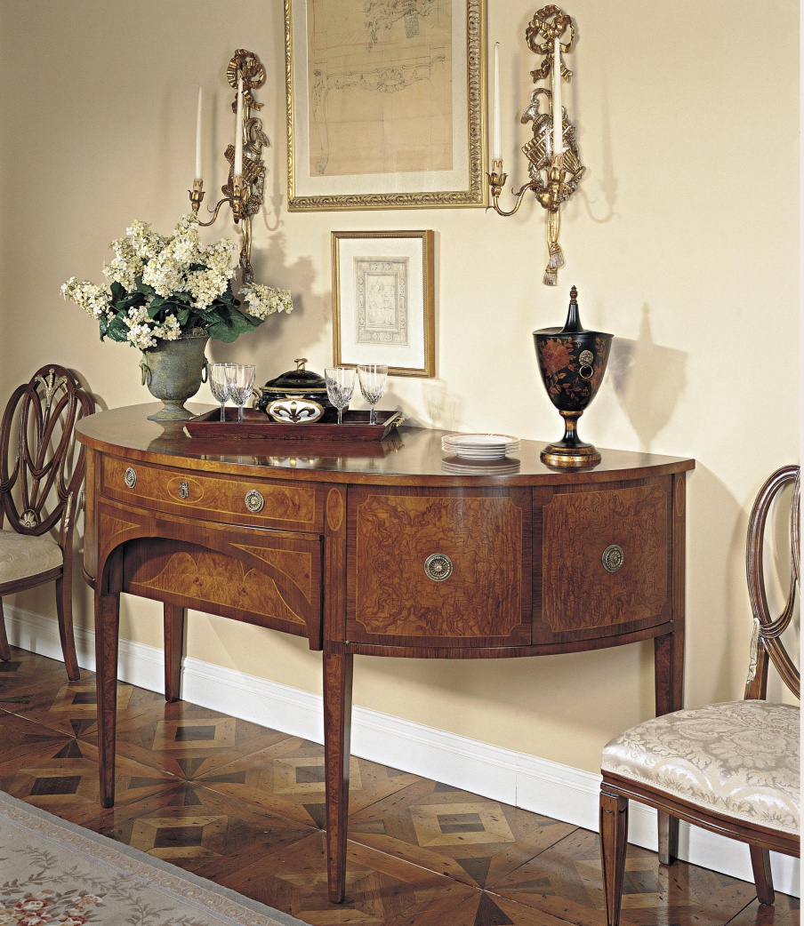 The console is natural wood, Francesco Molon