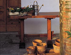 The console is made of solid wood, DOLFI