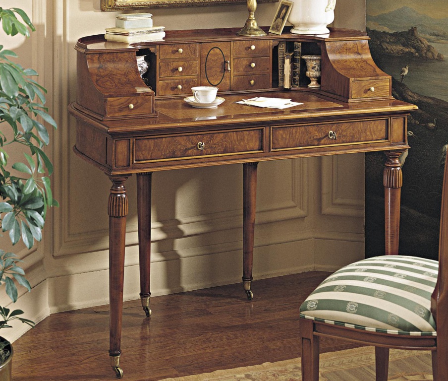 A Desk made of natural wood, Francesco Molon