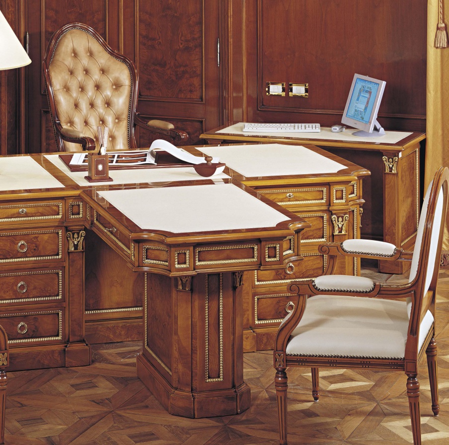 A Desk made of natural wood, Francesco Molon