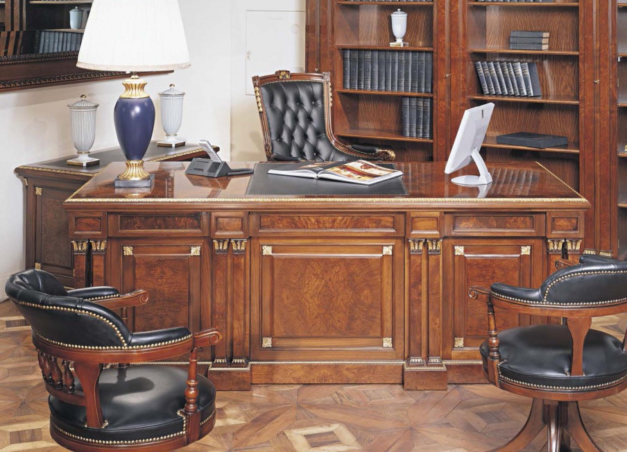 A Desk made of natural wood, Francesco Molon