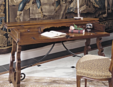 A Desk made of natural wood, Francesco Molon